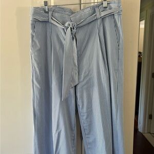 Banana Republic capri pants